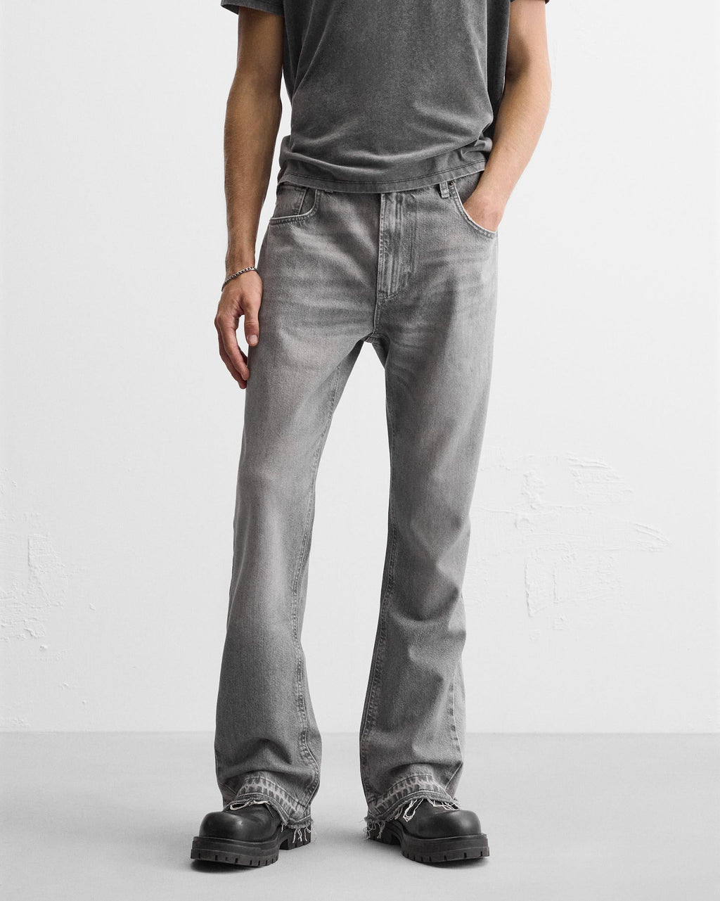 AZAR FLARED JEANS