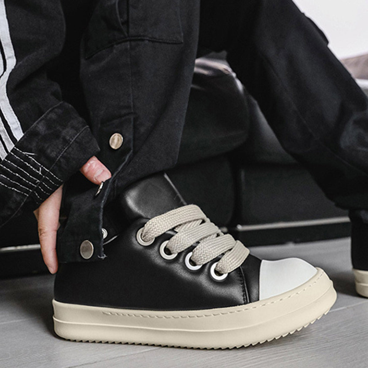 CURVEA SNEAKER