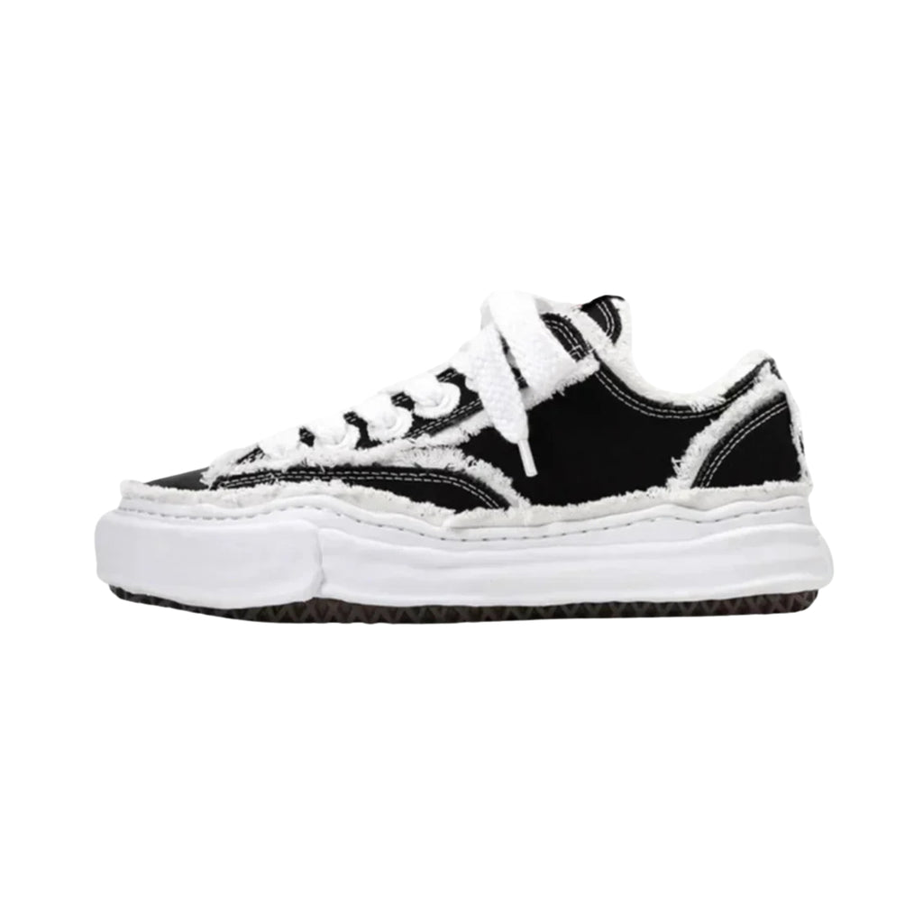 SUTORA — SNEAKER