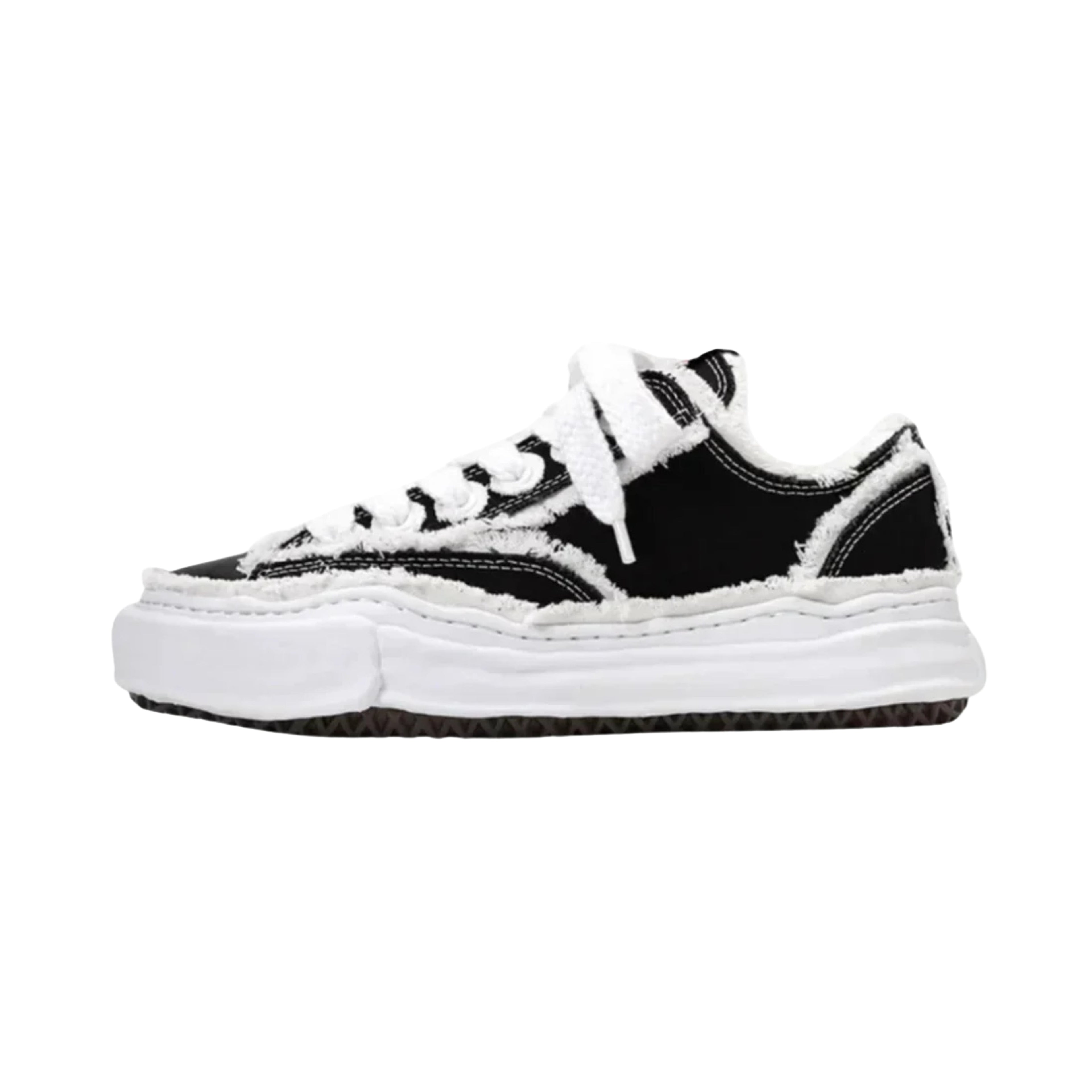 SUTORA — SNEAKER