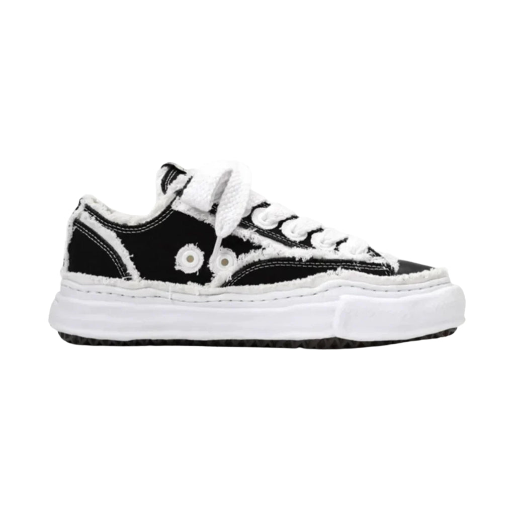 SUTORA SNEAKER