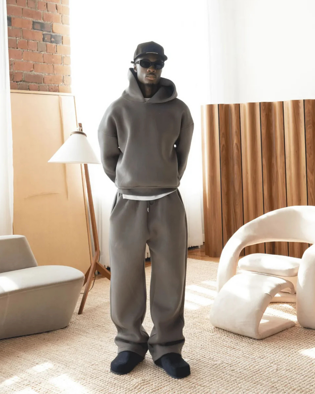 MINIMALIST TRACKSUIT