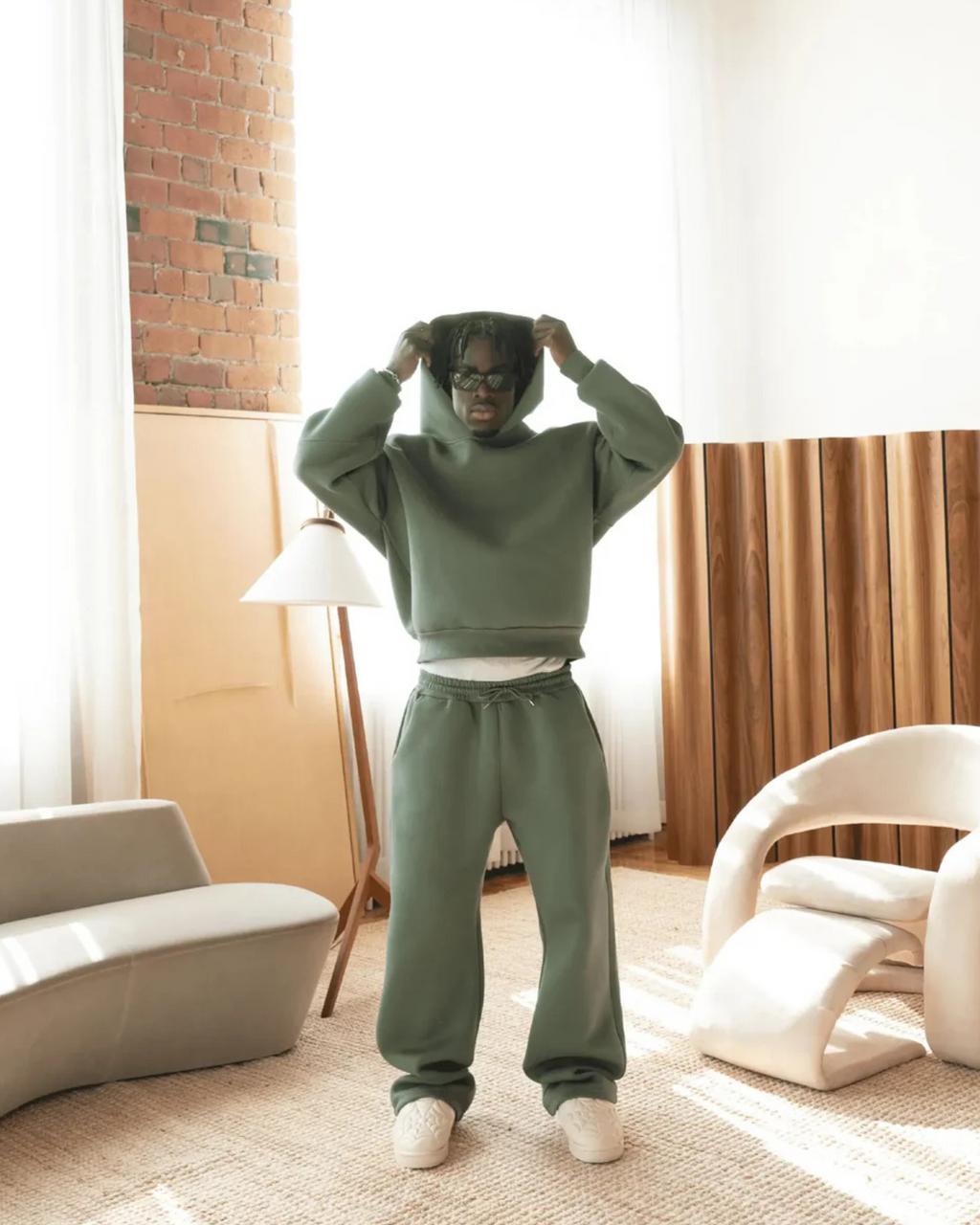 MINIMALIST TRACKSUIT