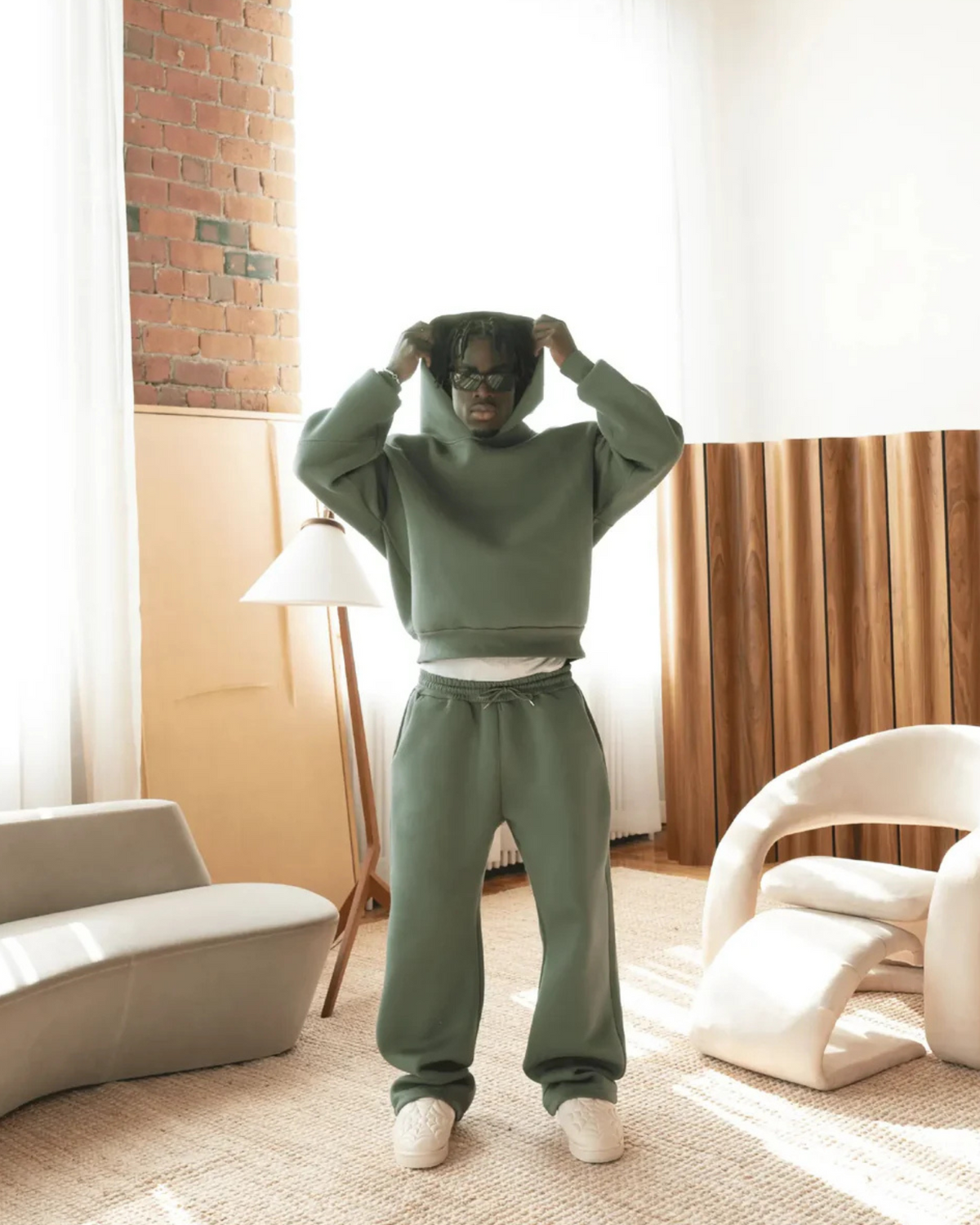 MINIMALIST TRACKSUIT