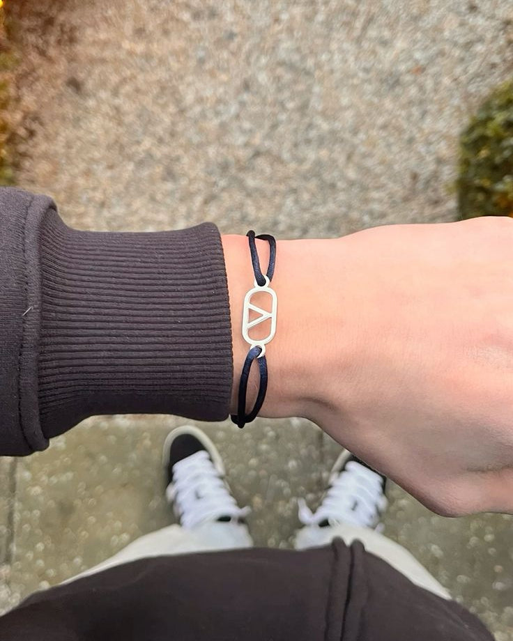 V BRACELET