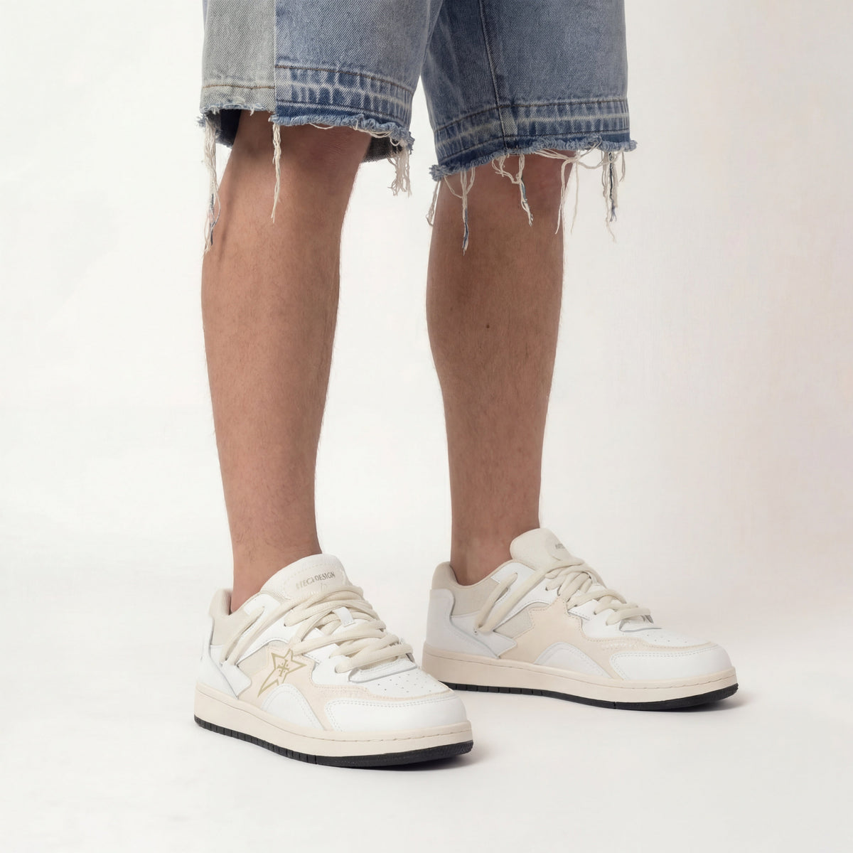 LUNARE SNEAKER