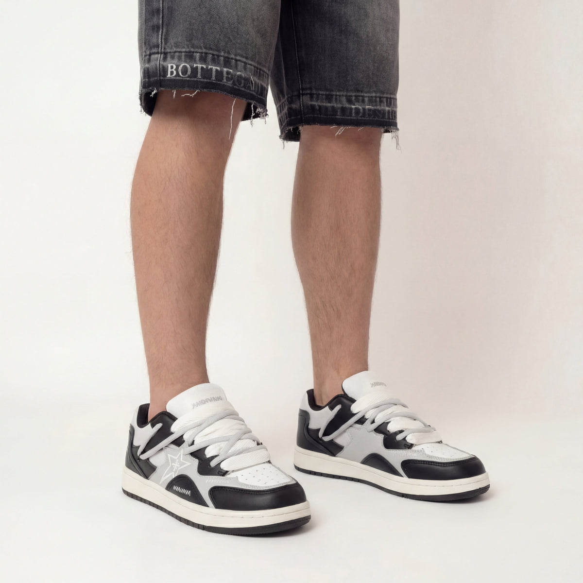 LUNARE SNEAKER