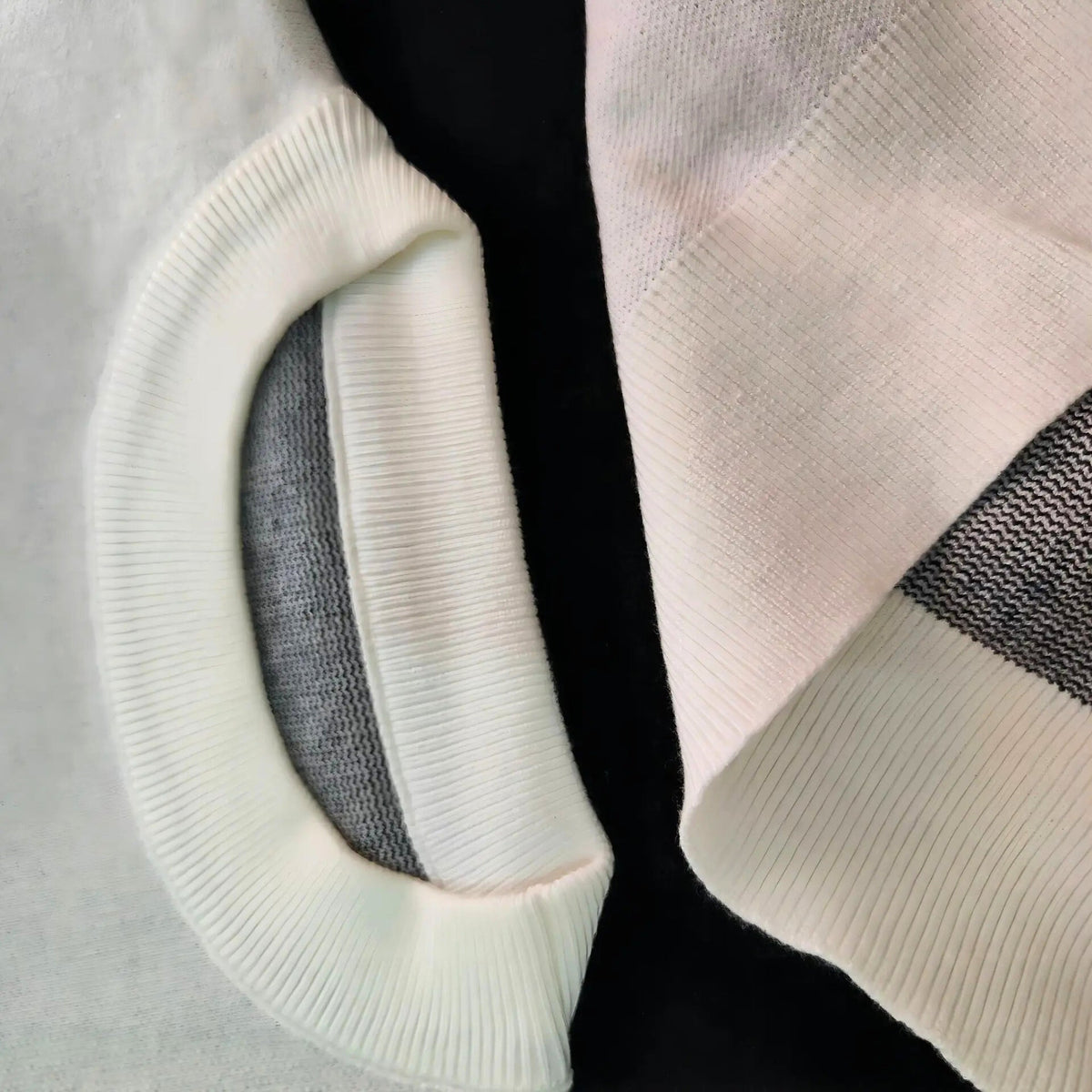 EIGHTBALL KNIT SWEATER