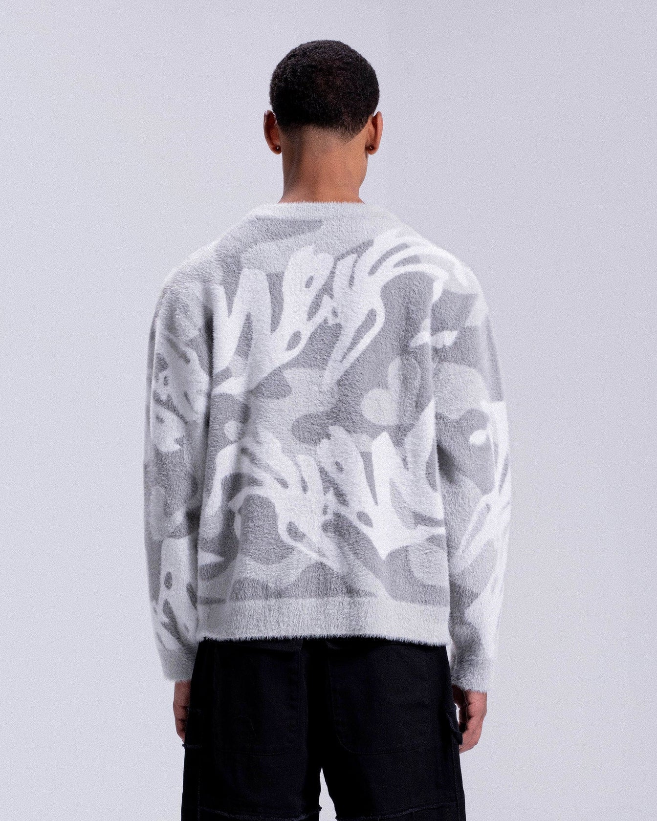 JOSH FLUFFY SWEATER